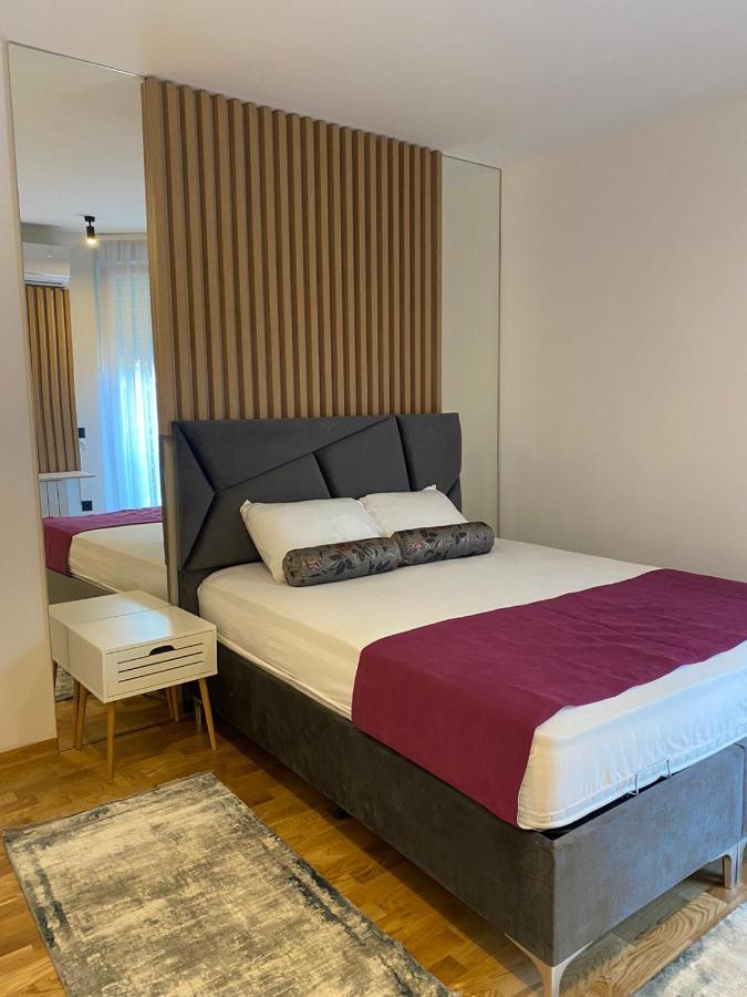 New Concept Included Garage Apartment Sarajevo Ngoại thất bức ảnh