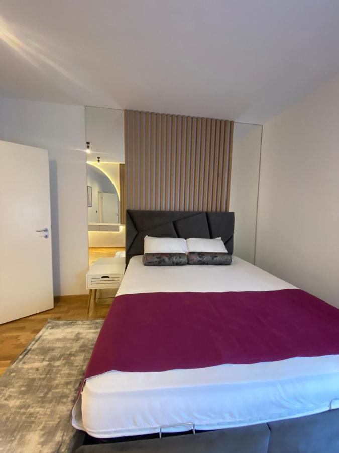 New Concept Included Garage Apartment Sarajevo Ngoại thất bức ảnh