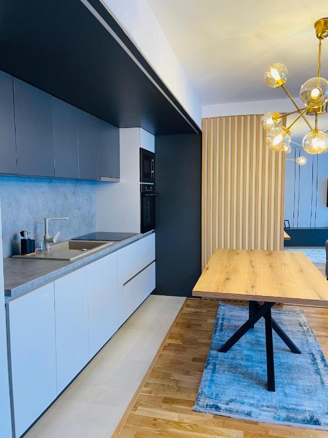 New Concept Included Garage Apartment Sarajevo Ngoại thất bức ảnh