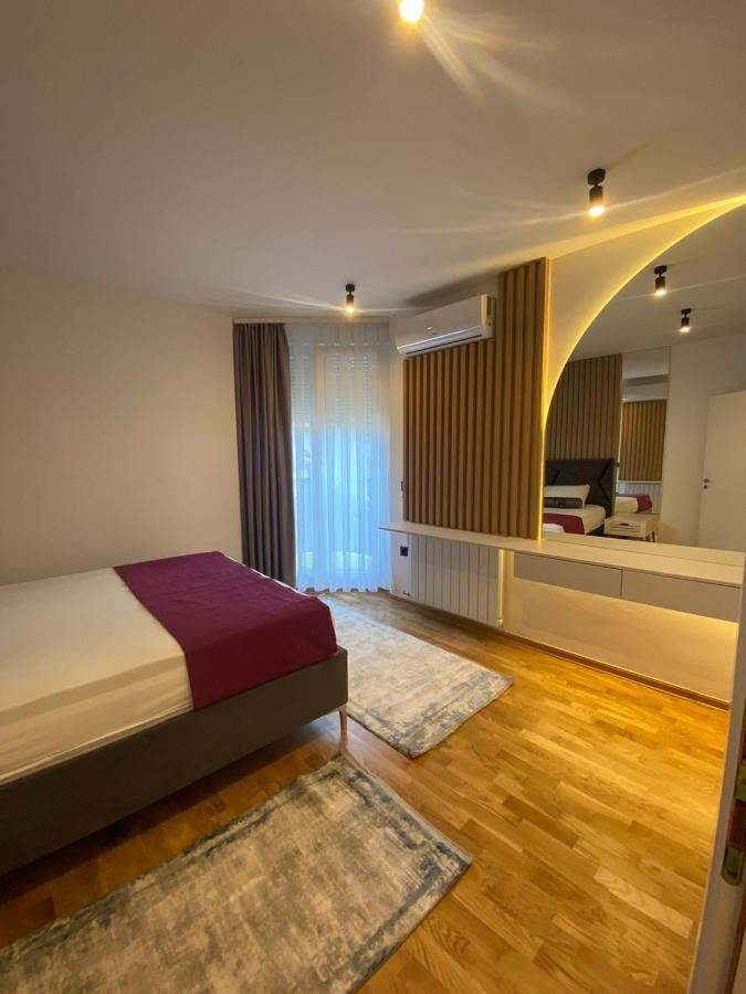 New Concept Included Garage Apartment Sarajevo Ngoại thất bức ảnh