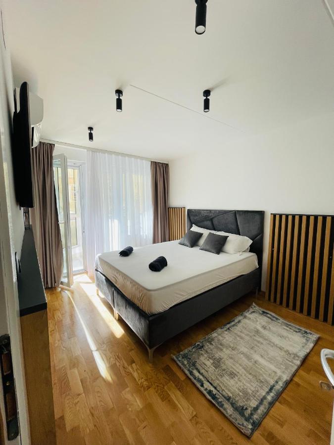New Concept Included Garage Apartment Sarajevo Ngoại thất bức ảnh