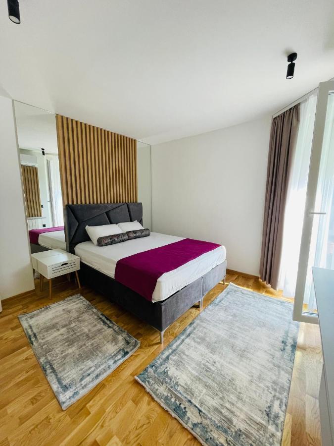 New Concept Included Garage Apartment Sarajevo Ngoại thất bức ảnh