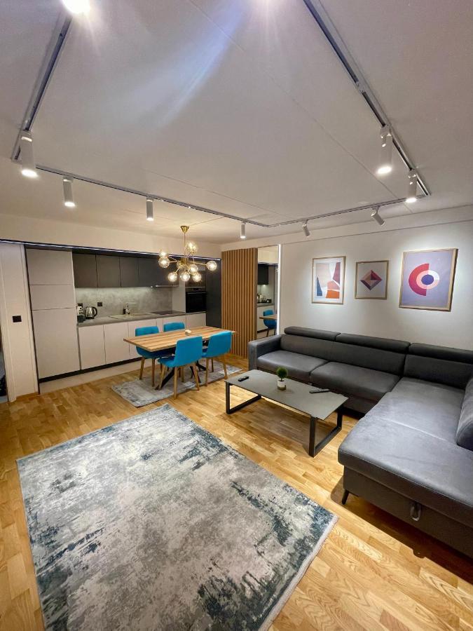 New Concept Included Garage Apartment Sarajevo Ngoại thất bức ảnh
