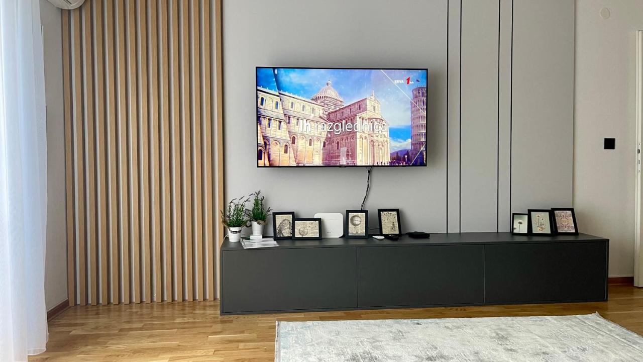 New Concept Included Garage Apartment Sarajevo Ngoại thất bức ảnh